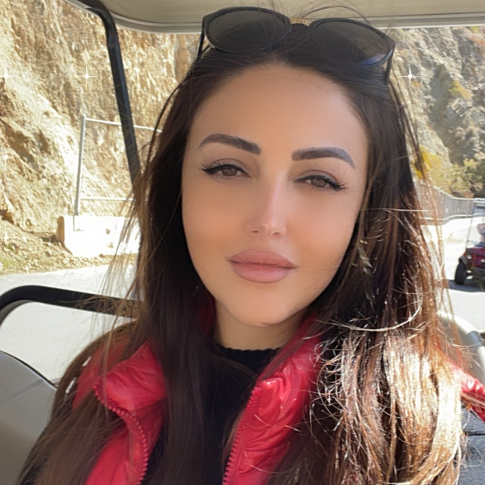 Meet your Posher, Asmira